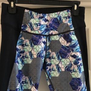 CALIA Abstract Hexagon Full Length Leggings Mesh
